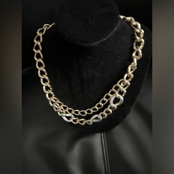 Dana Buchman  gold chain statement necklace with rhinestone accent - Picture 4 of 8